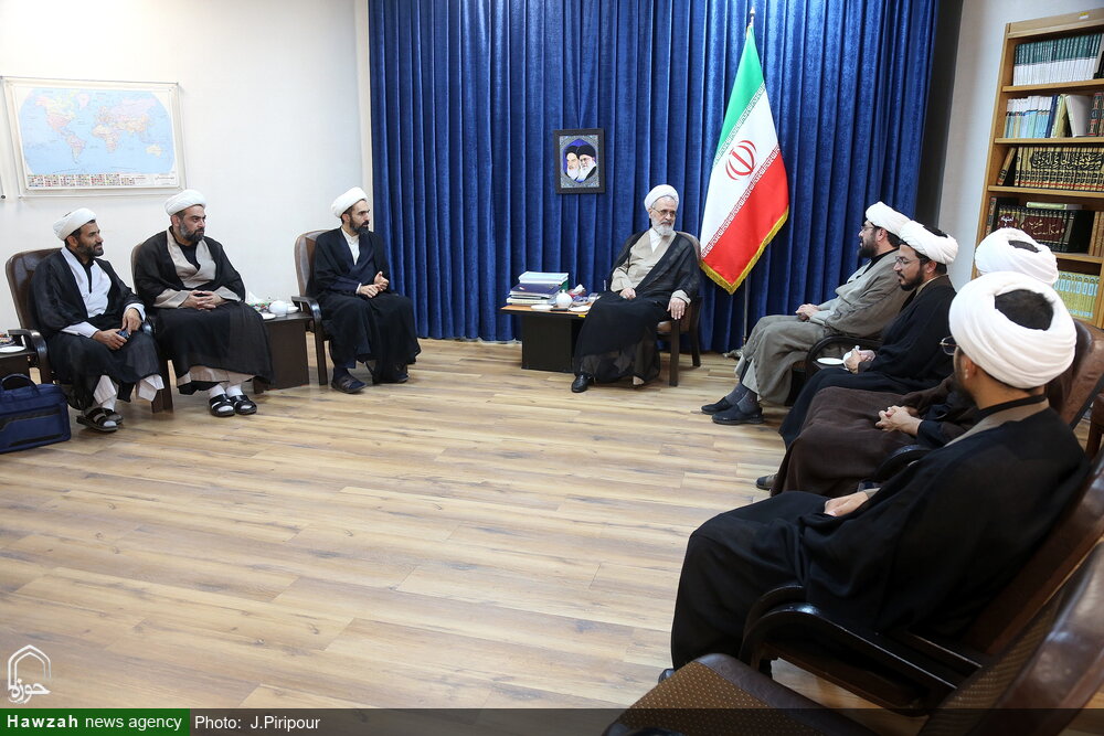 قرائت رهبر معظم انقلاب از امام(ره)، حجت و ملاک است / تولید علم باید در متن حوزه اتفاق بیفتد، نه صرفاً در پژوهشگاهها