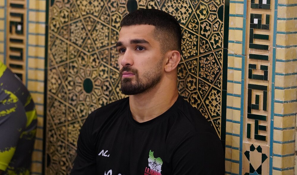 اخلاق نیکو و احترام به والدین رمز موفقیت است