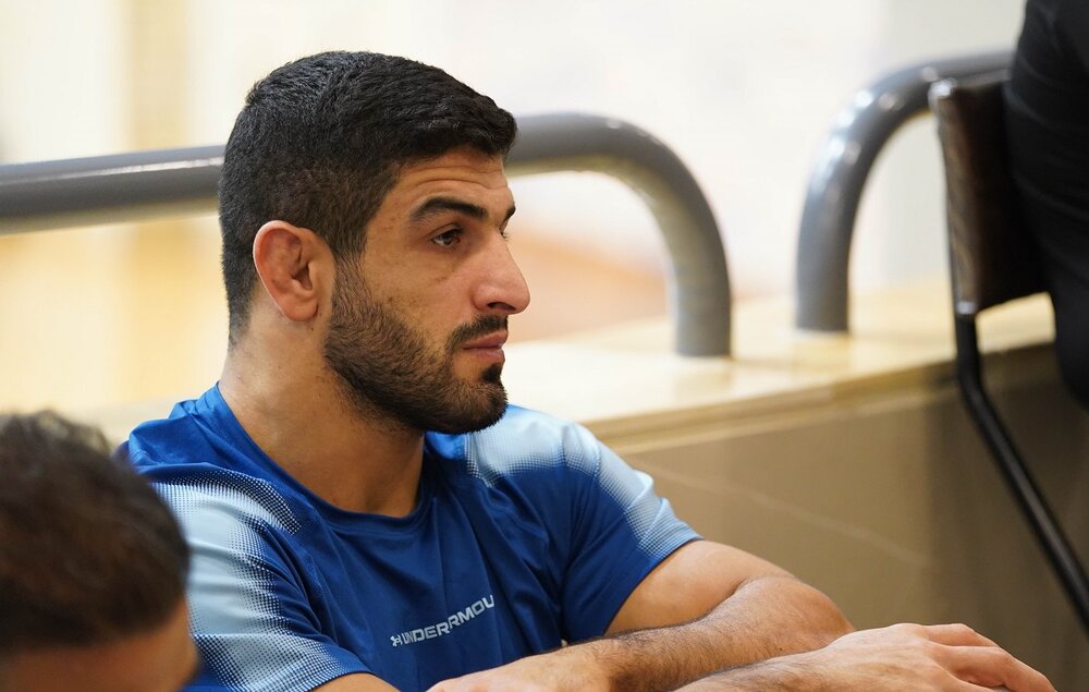 اخلاق نیکو و احترام به والدین رمز موفقیت است