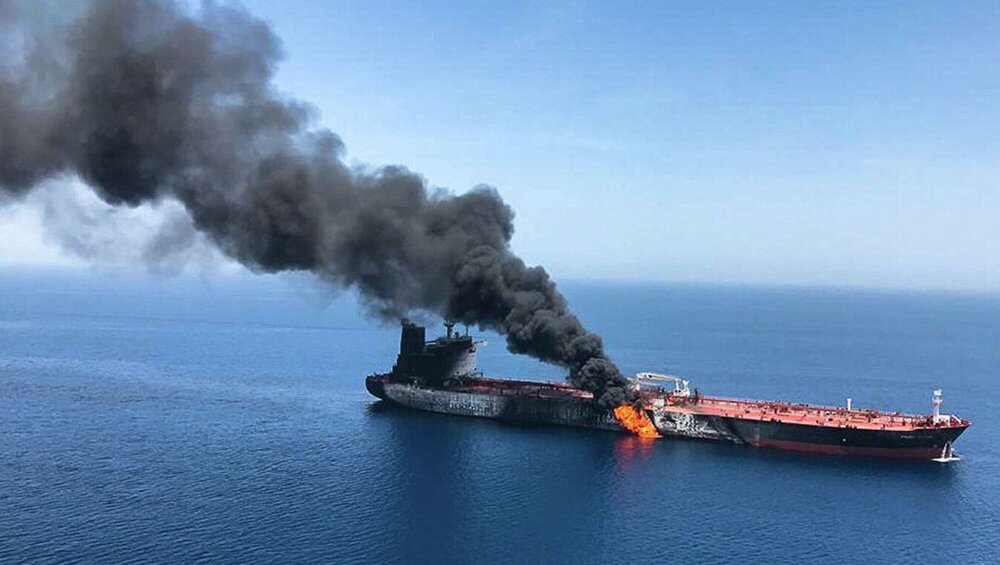 القوات اليمنية تستهدف سفينة نفطية إسرائيلية شمالي البحر الأحمر