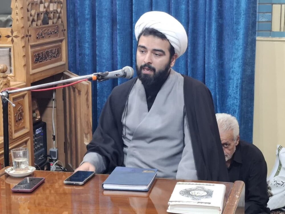 فیلم |  عزاداری شهادت امام حسن عسکری (ع) از سوی نماینده ولی فقیه در کاشان