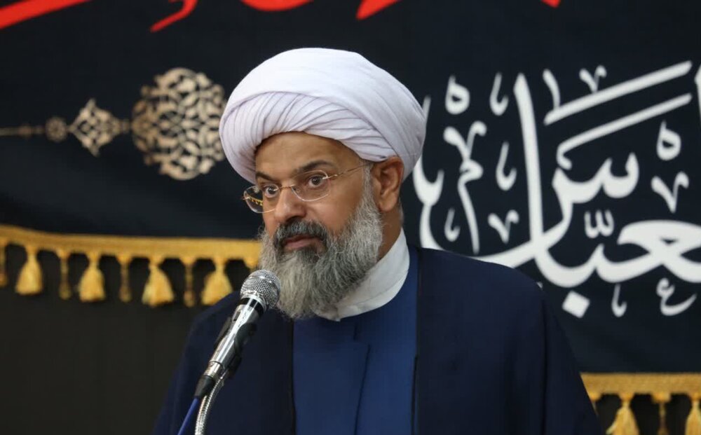 پیادهروی اربعین حسینی نمادی از وحدت، همبستگی و مواسات امت اسلامی و آزادگان جهان است پیادهروی اربعین حسینی نمادی از وحدت، همبستگی و مواسات امت اسلامی و آزادگان جهان است