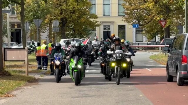 تجمع گروه موتورسواران حامی فلسطین مقابل دادگاه لاهه