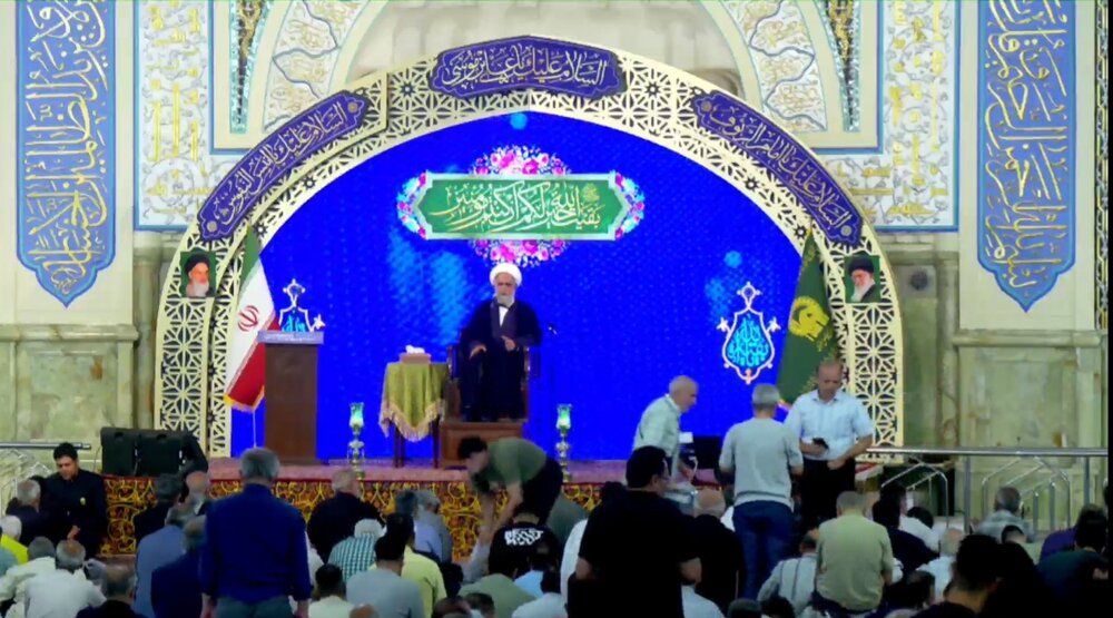  حجت الاسلام والمسلمین حدائق  در حرم مطهر رضوی