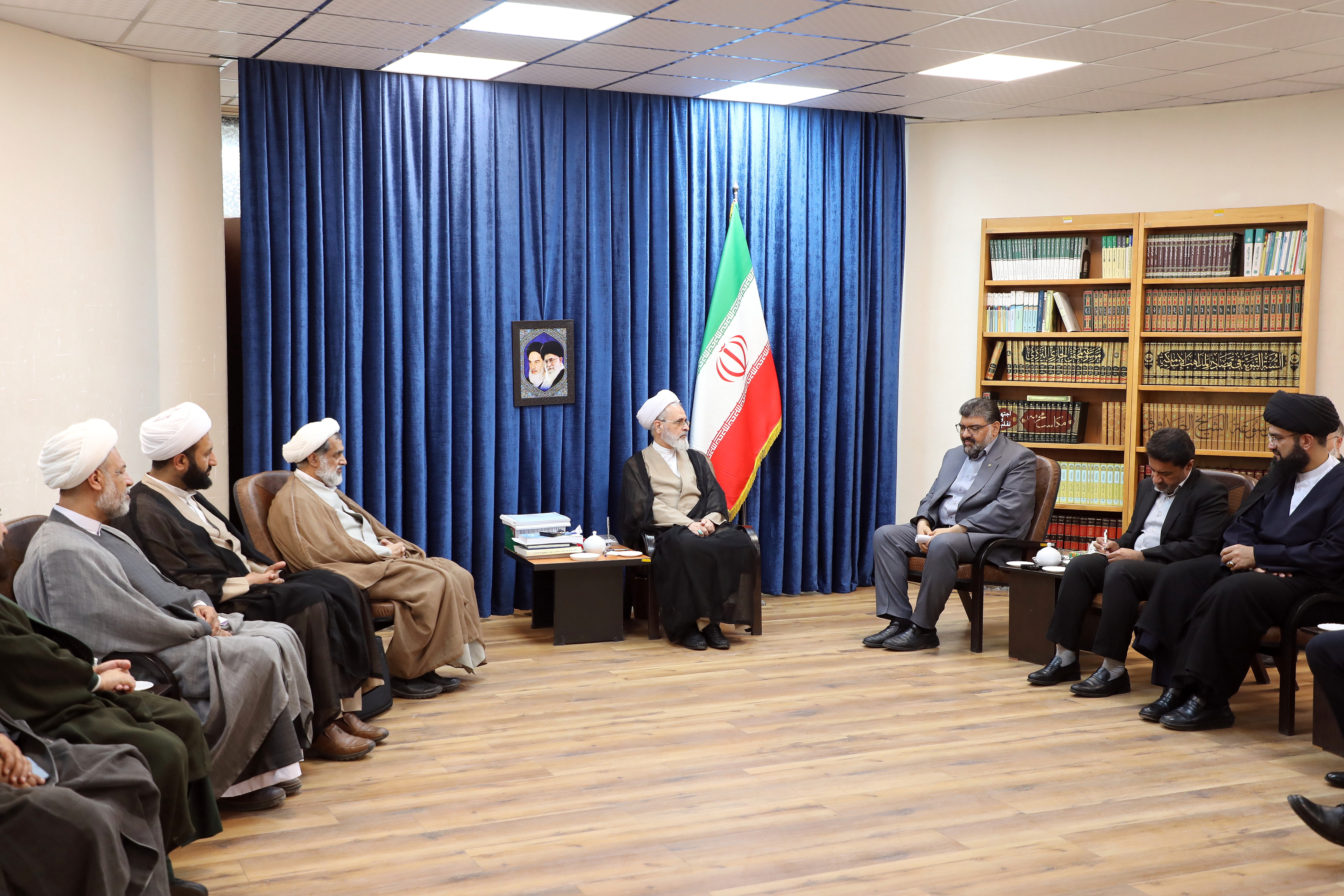 L’Ayatollah Arafi insiste sur l'expansion des activités internationales du pouvoir judiciaire et des séminaires islamiques