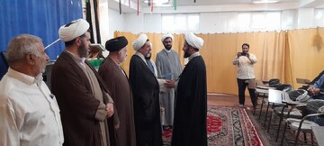 مدیر مدرسه علمیه صالحین فولادشهر معارفه شد