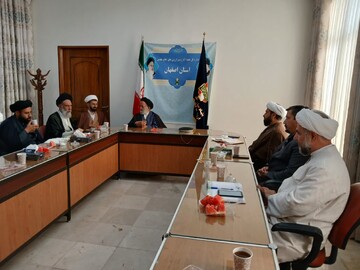 لزوم تبیین نقش روحانیت در دفاع مقدس