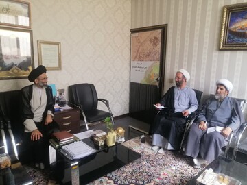 تصاویر/ دیدار مدیران مدارس علمیه کاشان با نماینده ولی فقیه در این منطقه