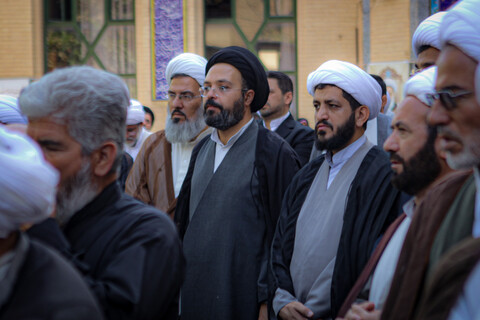 تصاویر/مراسم تشییع پیکر مرحوم حجت الاسلام و المسلمین شیخ محمد سلیمیان در مدرسه آیت الله آخوند همدانی