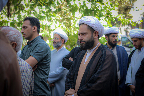 تصاویر/مراسم تشییع پیکر مرحوم حجت الاسلام و المسلمین شیخ محمد سلیمیان در مدرسه آیت الله آخوند همدانی