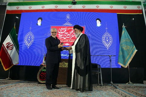 تصاویر/ تجلیل از خادمین اربعین