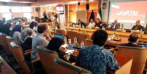 تصاویر/ نشست خبری نمایشگاه عکس «۱۲ روز ایران»