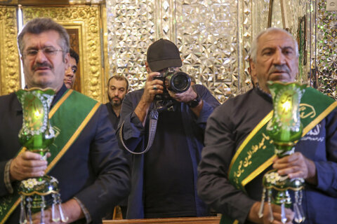 تصاویر| آیین غبارروبی حرم مطهر سیدعلاالدین حسین(ع) با حضور خبرنگاران