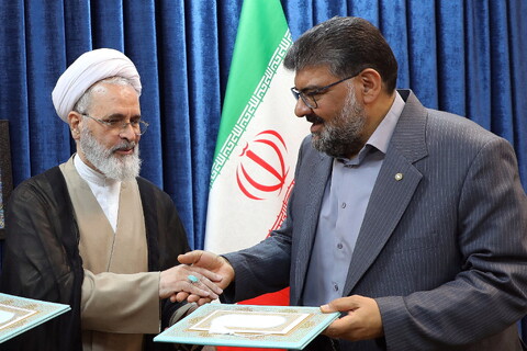 تصاویر/ دیدار رئیس مرکز وکلا، کارشناسان رسمی و مشاوران خانواده قوه قضائیه با آیت الله اعرافی