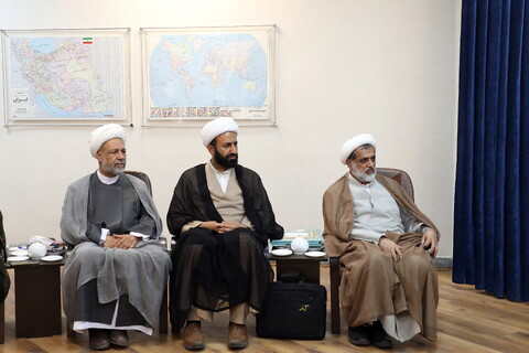 تصاویر/ دیدار رئیس مرکز وکلا، کارشناسان رسمی و مشاوران خانواده قوه قضائیه با آیت الله اعرافی