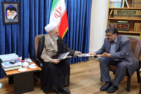 تصاویر/ دیدار رئیس مرکز وکلا، کارشناسان رسمی و مشاوران خانواده قوه قضائیه با آیت الله اعرافی