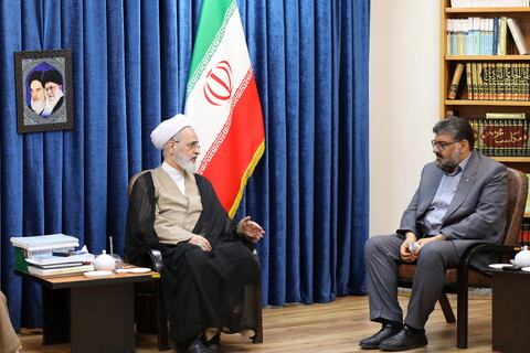 تصاویر/ دیدار رئیس مرکز وکلا، کارشناسان رسمی و مشاوران خانواده قوه قضائیه با آیت الله اعرافی