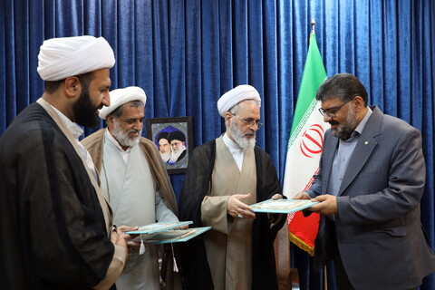 تصاویر/ دیدار رئیس مرکز وکلا، کارشناسان رسمی و مشاوران خانواده قوه قضائیه با آیت الله اعرافی