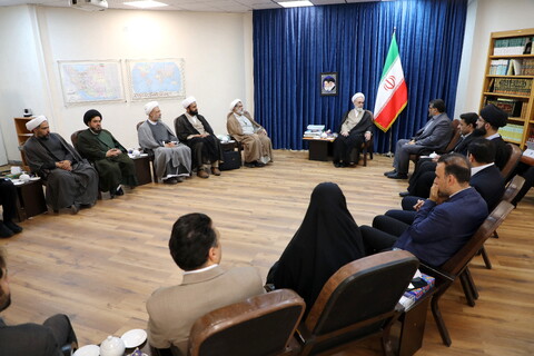 تصاویر/ دیدار رئیس مرکز وکلا، کارشناسان رسمی و مشاوران خانواده قوه قضائیه با آیت الله اعرافی