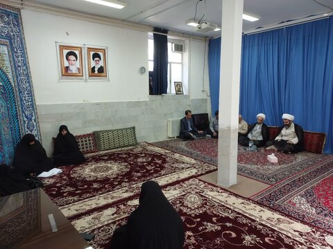 تصاویر/بازدید مدیر حوزه علمیه خواهران استان مرکزی از مدرسه علمیه مهدیه خنداب