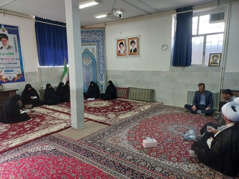 تصاویر/بازدید مدیر حوزه علمیه خواهران استان مرکزی از مدرسه علمیه مهدیه خنداب