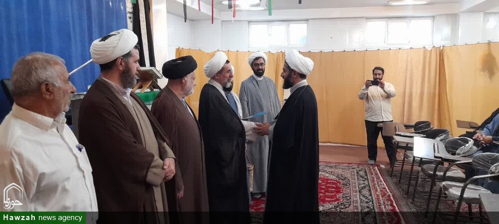 مدیر مدرسه علمیه صالحین فولادشهر معارفه شد