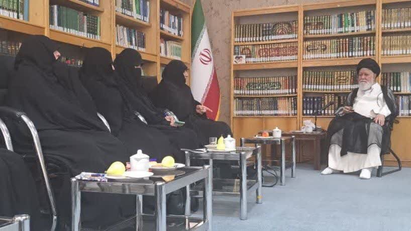 نقش بانوان در حل مسائل اجتماعی و فرهنگی انکارناپذیر است