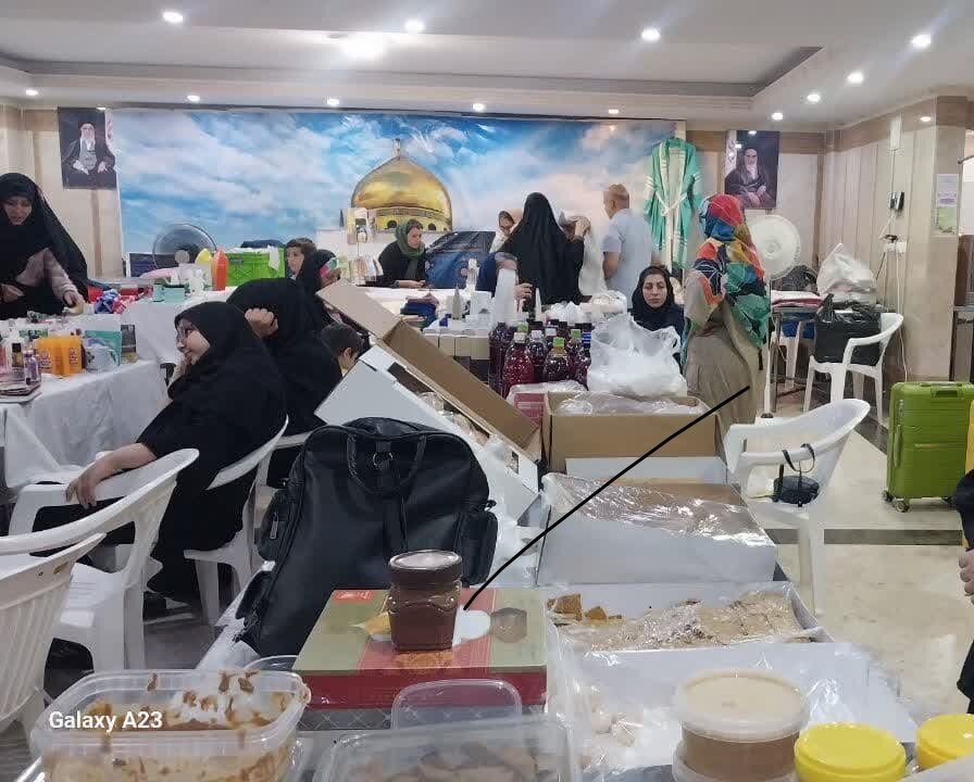 نمایشگاه خیریه ثامن در مدرسه علمیه ریحانه الرسول(س) برگزار شد