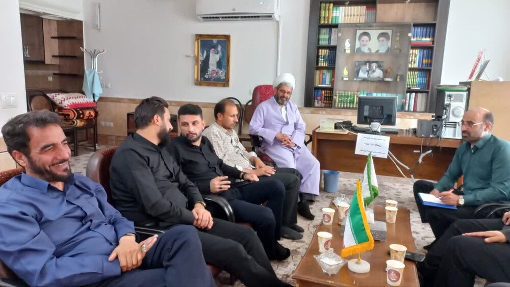 نشست کانون مداحان آران و بیدگل برگزار شد+عکس