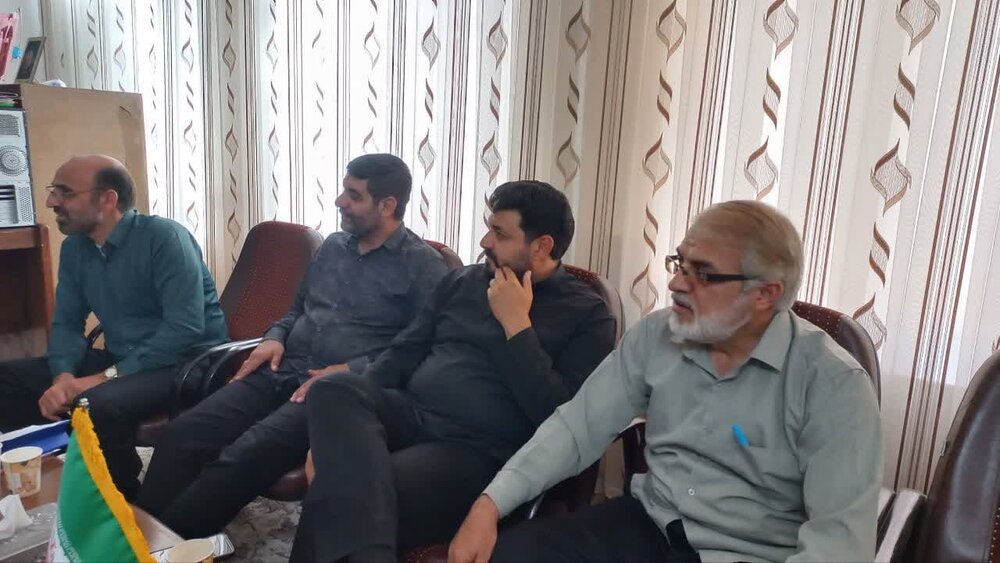 نشست کانون مداحان آران و بیدگل برگزار شد+عکس