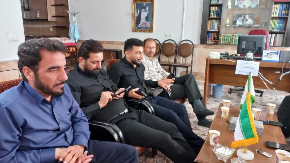 نشست کانون مداحان آران و بیدگل برگزار شد+عکس