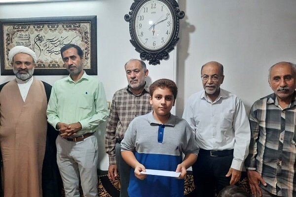 از نوجوانان کلاس‌های دوشنبه‌های حفظ قرآن در بوشهر تجلیل شد+ عکس