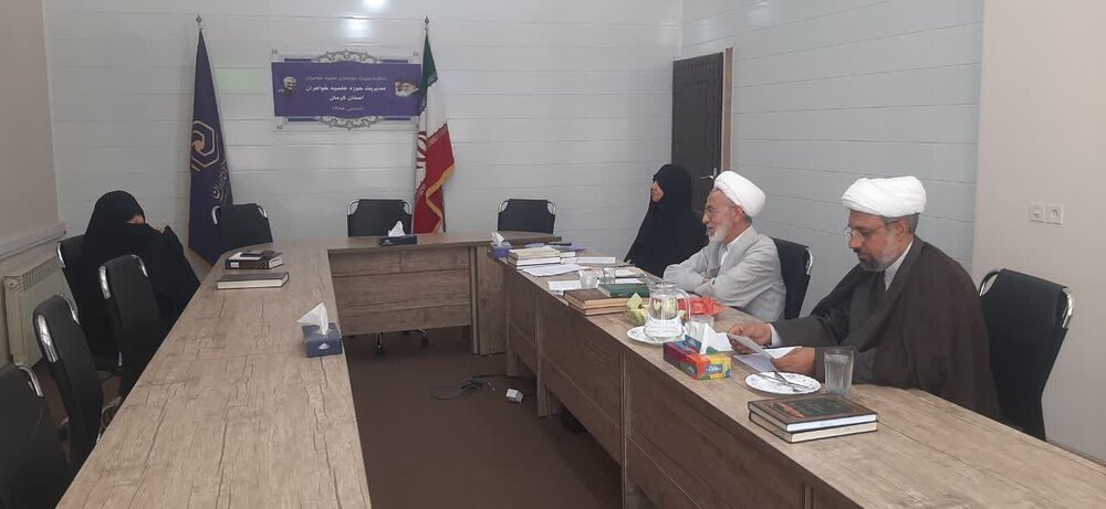 تصاویر/ مصاحبه داوطلبین مقطع سطح چهار حوزه علمیه کرمان