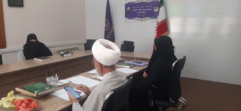 تصاویر/ مصاحبه داوطلبین مقطع سطح چهار حوزه علمیه کرمان