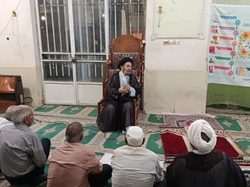 ‌تصاویر/ اقامه نماز مغرب و عشا در مسجد امام صادق(ع)محله اسدآبادی خرم آباد