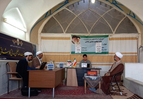 تصاویر/ جلسه دفاعیه تحقیق پایانی طلبه مدرسه علمیه آیت‌الله مدنی کاشانی(ره)