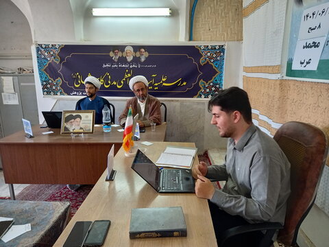 تصاویر/ جلسه دفاعیه تحقیق پایانی طلبه مدرسه علمیه آیت‌الله مدنی کاشانی(ره)