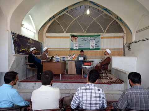 تصاویر/ جلسه دفاعیه تحقیق پایانی طلبه مدرسه علمیه آیت‌الله مدنی کاشانی(ره)