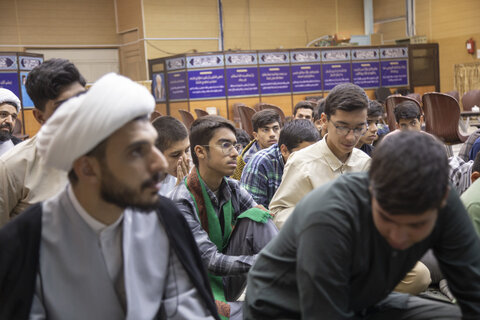 دیدار طلاب جدیدالورود مدرسه علمیه کاظمیه با امام جمعه یزد