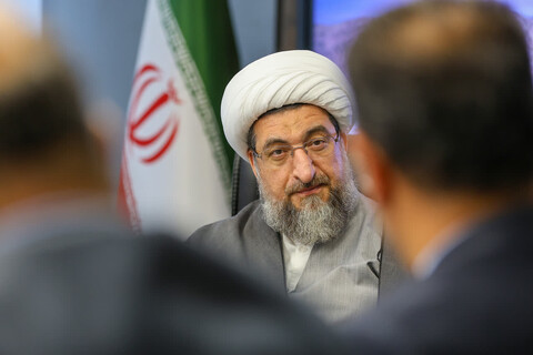 تصاویر/  دیدار نماینده ولی فقیه در استان آذربایجان شرقی با مدیرعامل و مسئولان منطقه آزاد ارس