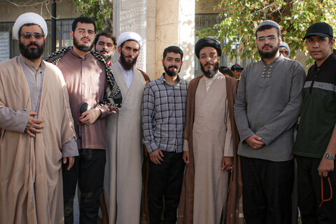 تصاویر/زیارت قبور شهدا و علما شهر همدان توسط داوطلبان حوزه علمیه استان همدان