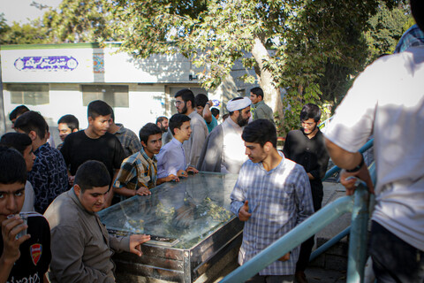 تصاویر/زیارت قبور شهدا و علما شهر همدان توسط داوطلبان حوزه علمیه استان همدان