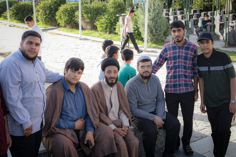 تصاویر/زیارت قبور شهدا و علما شهر همدان توسط داوطلبان حوزه علمیه استان همدان