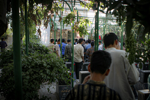 تصاویر/زیارت قبور شهدا و علما شهر همدان توسط داوطلبان حوزه علمیه استان همدان