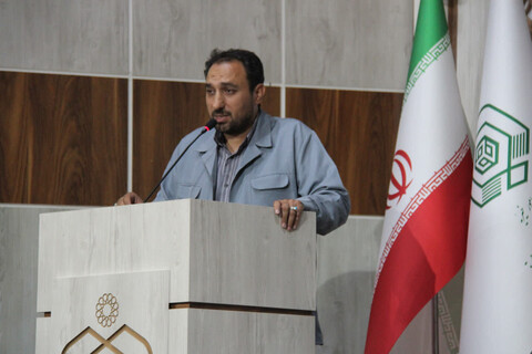 تصاویر/ اهدای ۲۰۰۰ بسته آموزشی به دانش آموزان نیازمند در سطح استان آذربایجان شرقی