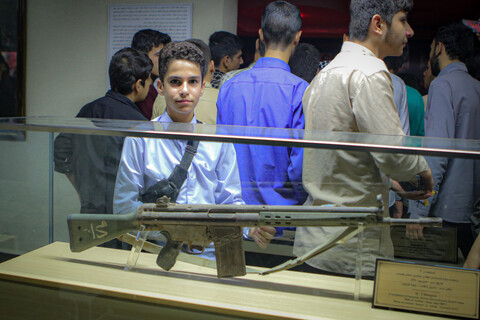 تصاویر/بازدید داوطلبان حوزه علمیه استان همدان از باغ موزه دفاع مقدس همدان