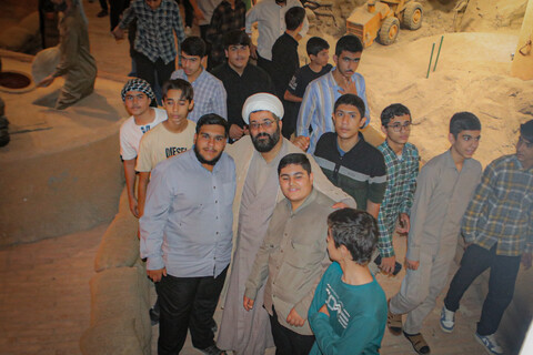 تصاویر/بازدید داوطلبان حوزه علمیه استان همدان از باغ موزه دفاع مقدس همدان