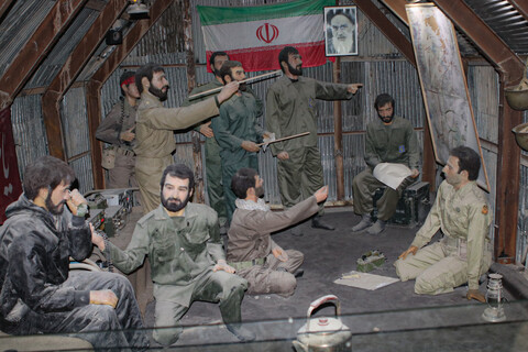 تصاویر/بازدید داوطلبان حوزه علمیه استان همدان از باغ موزه دفاع مقدس همدان