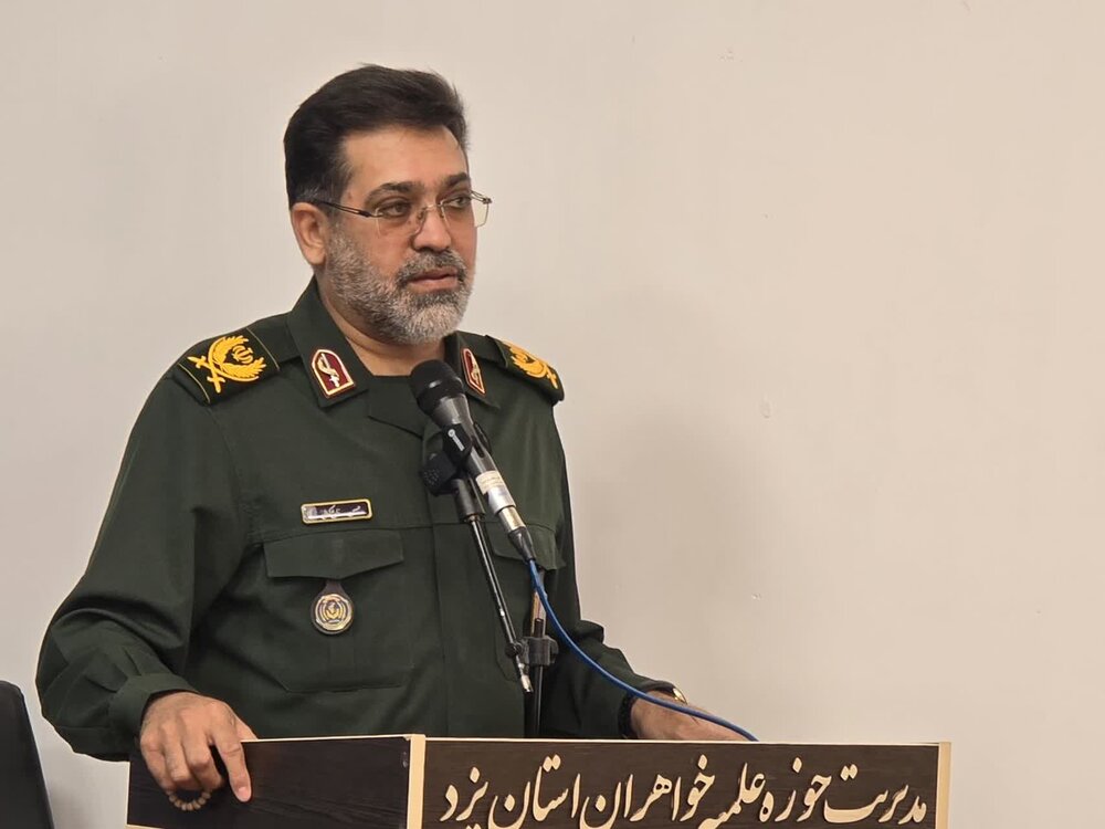 بانوان و حوزههای علمیه محور تمدنسازی نوین اسلامی هستند