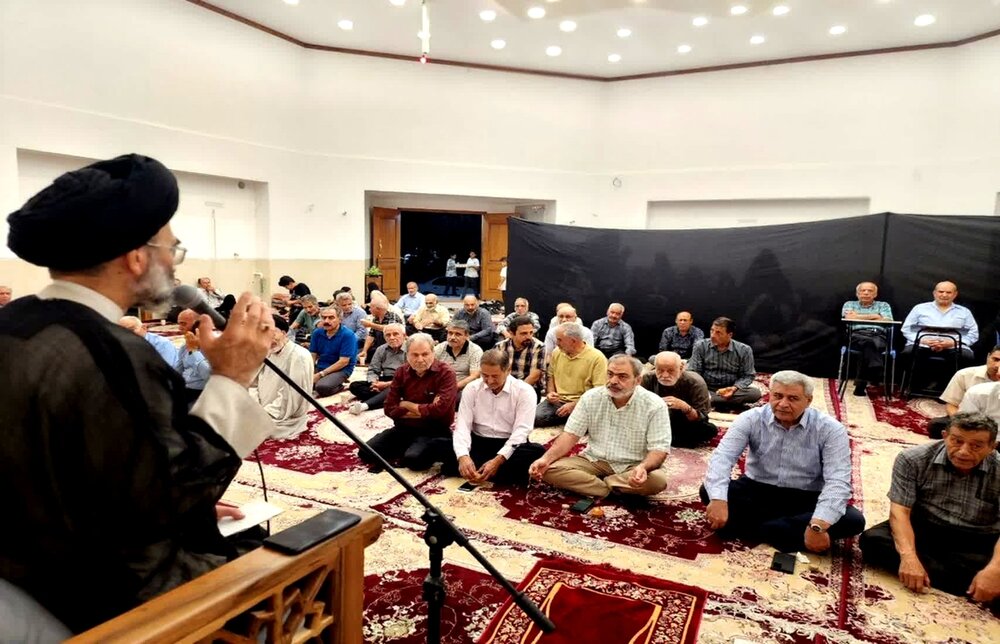 امام حتی در زمان غیبت هدایت گری خود را انجام می‌دهد